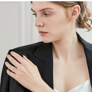 Anillo de Diamantes Naturales de 1.5mm, Plata S925 Chapada en Oro Blanco de 18k, Diamantes de Alta Calidad para Unisex - Product Image 5