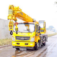 Grue à flèche de marque chinoise réputée, 5 tonnes, 8 tonnes, 10 tonnes, grue à flèche montée sur camion, grue télescopique avec nacelle pour la vente