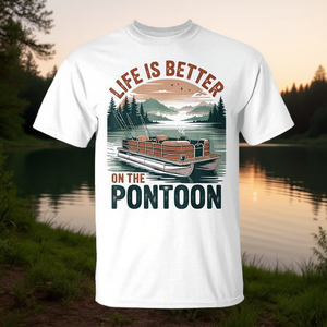 Camiseta vintage de capitán de pontón, diseño de verano para paseos en bote, vacaciones, la vida es mejor en el pontón - Product Image 3