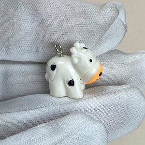 Foto <span class=keywords><strong>real</strong></span> de una mini vaca de resina, colgante 3D de animal en miniatura estilo pastoral para bricolaje, ideal para collares, pendientes y accesorios. - Product Image 1