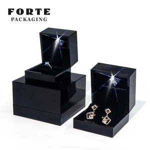 FORTE Factory Direct Supply Lacquer White Jewelry <b>Boxes</b> Custom Logo Black Engagement Ring Box <b>LED</b> <b>Light</b> Packaging - Product Image 1