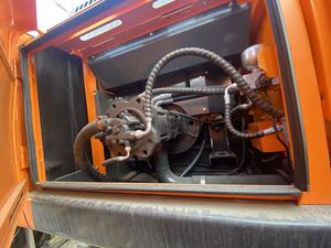 รถขุดดินมือสองจากเกาหลี รุ่น Doosan DX340LCA ปี 2023 น้ำหนัก 34 ตัน ความจุบุ้งกี๋ 1.6 เมตร อะไหล่แท้ คุณภาพสูง ชั่วโมงการทำงานต่ำ เหมาะสำหรับงานก่อสร้าง - Product Image 5