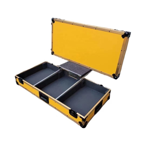 Ensemble <span class=keywords><strong>de</strong></span> contrôleur <span class=keywords><strong>de</strong></span> mixage <span class=keywords><strong>DJ</strong></span> <span class=keywords><strong>Pioneer</strong></span> en contreplaqué jaune personnalisable avec boîtier <span class=keywords><strong>de</strong></span> transport en aluminium - Product Image 1