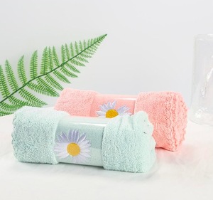Serviette marguerites Netflix en velours de corail 35x75, 1 pièce, douce, absorbante pour le visage, non pelucheux - Product Image 3