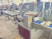 Machine d'emballage horizontale automatique haute vitesse pour nouilles sèches, pâtes longues et nouilles en bâtonnets, avec emballage flow pack et sachet oreiller