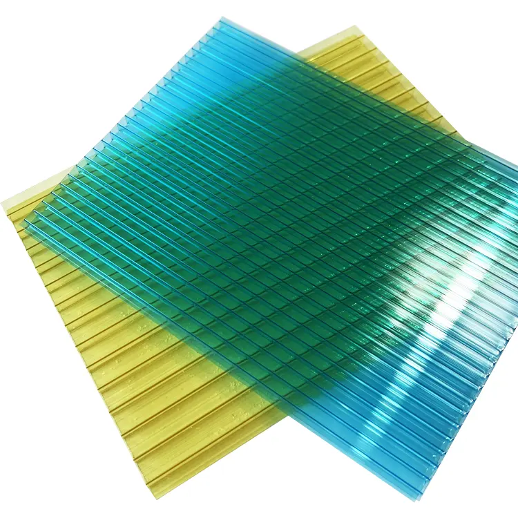 Nouveau panneau en plastique cristal 8mm Feuille de polycarbonate cellulaire Feuille de polycarbonate creuse