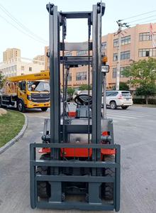 Vente chaude pas cher HELI Mini chariot élévateur CPCD15 1.5 tonnes Quelques heures de travail Qualité parfaite en bon état à Shanghai - Product Image 4