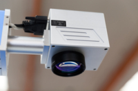 Machine de marquage laser à fibre 3D Voiern 50W/60W avec haute sécurité, précision de 0,0001 mm et vitesse de 3000-7000 mm/s