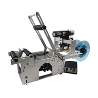 Petite machine d'étiquetage adhésif semi-automatique de bureau pour bouteilles d'eau rondes en plastique PET, canettes et bocaux