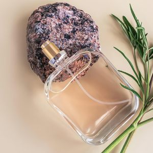 Spruzzatore a Nebulizzazione Fine in Alluminio e Plastica da 15mm, Design Facile da Agganciare, Testina <span class=keywords><strong>Spray</strong></span> Oro e <span class=keywords><strong>Argento</strong></span> per Flaconi di Profumo - Product Image 5