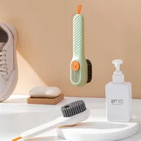 Brosse de nettoyage pour vêtements et chaussures Cedar Space compacte et légère avec détergent multi-usages, comprend une brosse et une tasse doseuse