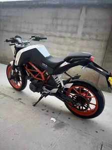 KTM1 <span class=keywords><strong>Duke</strong></span> 390 390cc Motocicleta de Calle de Alto Rendimiento Ligera con Motor Monocilíndrico Refrigerado por Líquido, Inyección Electrónica de Combustible y Frenos ABS, Motos a Gasolina - Product Image 6