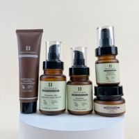 Crème de jour avec protection solaire SPF, vitamine C et acide hyaluronique, crème hydratante pour le visage pour réparer, apaiser et hydrater la peau