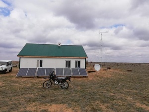Kit Solar Eólico de 5KW, Generador Eólico de 48V, Onda Sinusoidal Pura, Baja Frecuencia, Batería de Gel de 150AH, Cable de 6m, Torre de Eje Horizontal, 20 Años de Garantía - Product Image 3