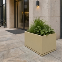 Jardinière carrée monobloc en acier et aluminium, dimensions, épaisseur et couleur personnalisables, pour projets d'aménagement paysager
