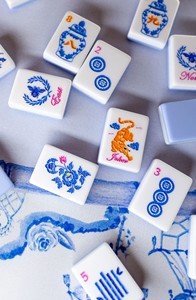 Tuiles <span class=keywords><strong>de</strong></span> Mahjong <span class=keywords><strong>de</strong></span> Luxe Personnalisées, Acrylique Cristal 4 Couches, Finition Polie à la Main, Écologiques, Durables, Portables, Ensemble <span class=keywords><strong>de</strong></span> 160 Pièces pour la <span class=keywords><strong>Famille</strong></span> - Product Image 2