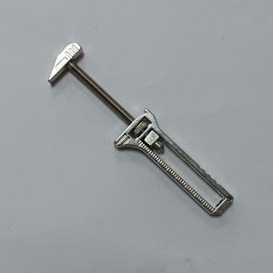 Mini Herramienta Multiusos de Aleación de Aluminio, Llave Inglesa, Rompeventanas, Herramienta de Supervivencia de Emergencia - Product Image 2