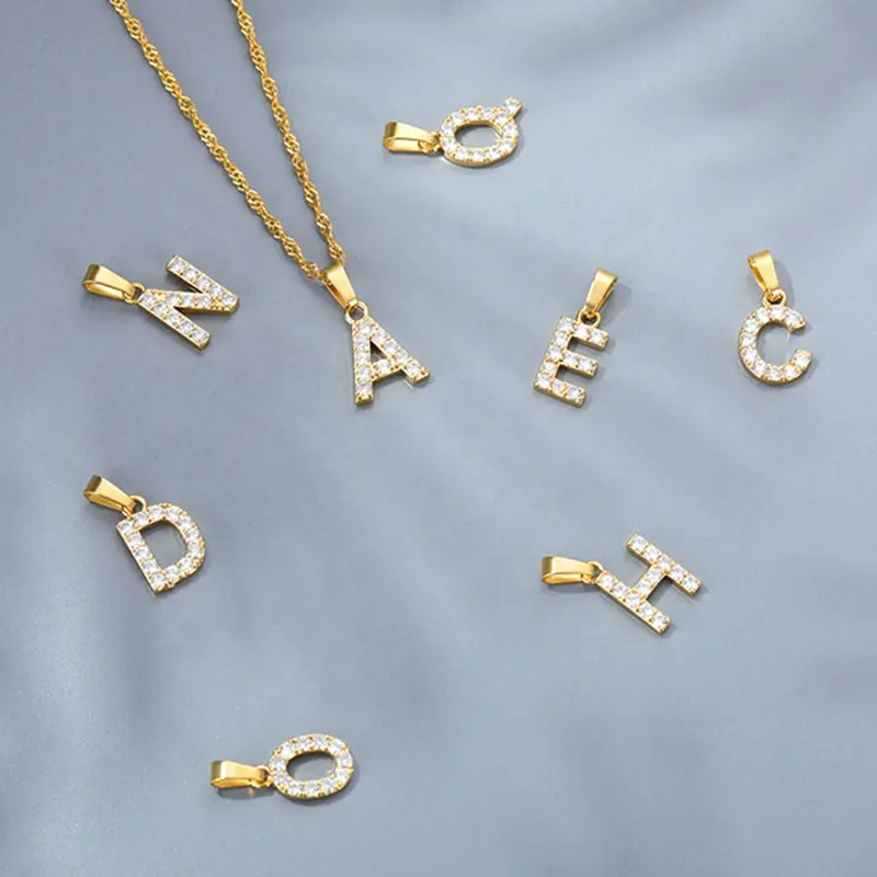 18K Plaqué Or Acier Inoxydable Diamant CZ 26 Alphabet Lettre Initiale Charmes Pendentifs pour Bracelet Collier Fabrication de Bijoux en Vrac