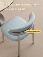 Chaise de salle à manger en cuir moderne de style mid-century |   Design ergonomique avec dossier incurvé sans accoudoirs |   Chaise d'appoint minimaliste pour hôtel