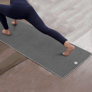 Serviette de yoga antidérapante en microfibre EMB avec logo personnalisé, absorbante, séchage rapide, pour yoga, Bikram, Pilates, avec points antidérapants - Product Image 2