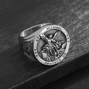 Bague Saint Michel Archange en Acier Titane Plaqué Or, Bijou de Mode pour Homme, Cadeau pour Toute Occasion - Product Image 4