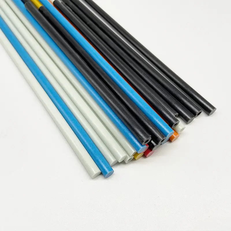 Fiberglas çubuklar siyah beyaz renkli Pultruded fiberglas çubuk fiberglas bayrak direği için sonu ile