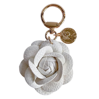 Llavero de Cuero con Forma Irregular y Diseño de Rosas y Camelias, Ecológico, con Impresión Digital, para Múltiples Ocasiones, para Mujer