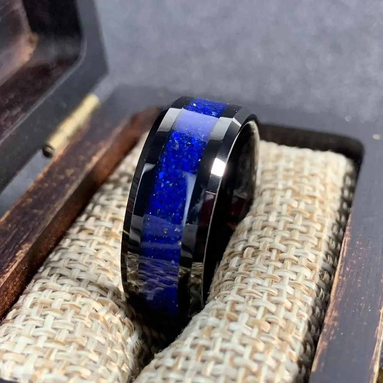 Anillos de carburo de tungsteno de fábrica con incrustaciones de lapislázuli Real, anillo de diseño personalizado, anillos de joyería de moda para hombres, azul