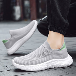 Chaussures de marche respirantes en tricot noir uni pour hommes, baskets décontractées légères à semelle épaisse en EVA antidérapante pour un usage quotidien - Product Image 3