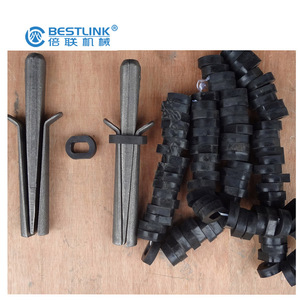 Phích Cắm Và Lông Vũ Chia Đá 2022 - Product Image 5