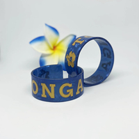 Bracelet Tonga en acrylique imitation écaille de tortue avec fleurs et mots gravés pour les Tongiens