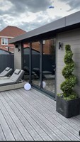 Revêtement de sol en WPC carré gaufré imperméable moderne de haute qualité antidérapant personnalisé vente en gros de parcs et jardins en plein air pour salle de sport entrepôts