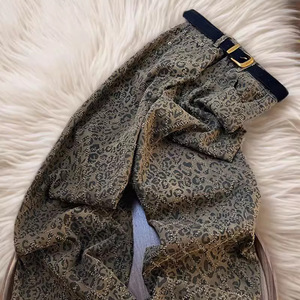 Nouveau pantalon en jean taille haute imprimé léopard haut de gamme pour femme – Style rétro décontracté et tendance - Product Image 3