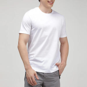 T-shirt confortable pour homme à col rond uni 100% coton Anti-froissement Respirant Tissu doux Design classique Parfait pour un usage décontracté - Product Image 2