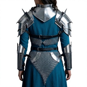 Armadura Medieval Plateada de Aluminio con Detalles de Malla y Placas, Disfraz de Moda, Artesanía Metálica, Estilo Antiguo Moderno - Product Image 4