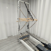Machine de Pilates Reformer en alliage d'aluminium durable et réglable avec système de rail fixe et support demi-tour pour usage professionnel en studio