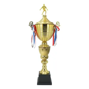 Yiwu Collection soccer trophy reward metal soccer trophy reward figurine soccer trophy reward
