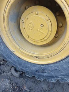 Chargeuse sur pneus SEM 653F d'occasion, peinture d'origine, modèle 2024, avec moteur Cummins, capacité de charge nominale de 5 tonnes - Product Image 6