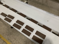 Faible coût manuel automatique chocolat barre de bonbons cookie Flow Pack Horizontal rotatif alimentaire oreiller Machine à emballer