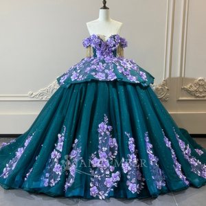 Robe de bal Quinceañera XS300 en dentelle avec perles de cristal, paillettes, décolleté cœur, appliques florales et pompons, pour femme, idéale pour les fêtes - Product Image 1