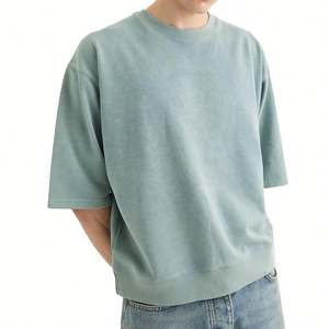 Camiseta de Hombre 100% Algodón con Logotipo Personalizado, Color Gris Oscuro, Estilo Vintage Lavado Ácido, Hombros Caídos, Estampado en Serigrafía - Product Image 1