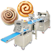 Multifonctionnel automatique rouleau de cannelle pain machine de production