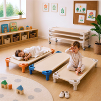 Meubles de maternelle modernes en bois, légers et empilables, lits de sieste pour les classes de maternelle et de crèche
