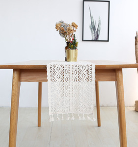 Retro corte encaje <span class=keywords><strong>gancho</strong></span> flor hueco algodón borla mantel <span class=keywords><strong>mesa</strong></span> <span class=keywords><strong>de</strong></span> comedor decoración hecha a mano Navidad ganchillo camino <span class=keywords><strong>de</strong></span> <span class=keywords><strong>mesa</strong></span> - Product Image 4