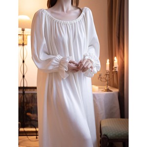 Chemise de nuit rétro en satin de soie pour femme, style français 2026, manches longues, col en V, style vacances printemps-automne, vêtement d'intérieur - Product Image 3