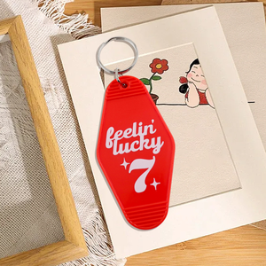 Proveedor de Llaveros Personalizados para Motel a Precio de Fábrica con Impresión UV para Hostales Rurales/ Cabañas/ Hoteles en Carretera/ y Regalos de Viaje - Product Image 1