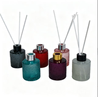 Bouteille diffuseur en verre gaufré vide de 100 ml (3 oz) gris, blanc, rose, violet, jaune, transparent, rouge, bleu avec bâtonnets diffuseurs – Vente en gros