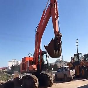 Excavatrice sur chenilles d'occasion Hitachi ZX520LCH-6A, machine de terrassement - Product Image 2