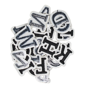 YONGZHU Ventes en gros populaires Patchs thermocollants 3D personnalisés en broderie chenille, <span class=keywords><strong>lettres</strong></span> en fourrure avec logo pour chapeaux, vêtements et textiles de maison - Product Image 2