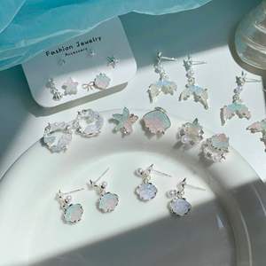 Pendientes de diseño fresco con estrella de mar, cristal, aguja plateada, perla con degradado azul océano, venta al por mayor - Product Image 3